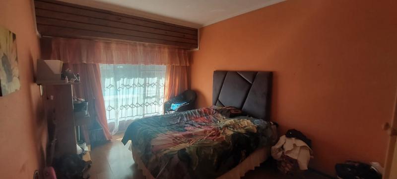 5 Bedroom Property for Sale in Riviera Park North West